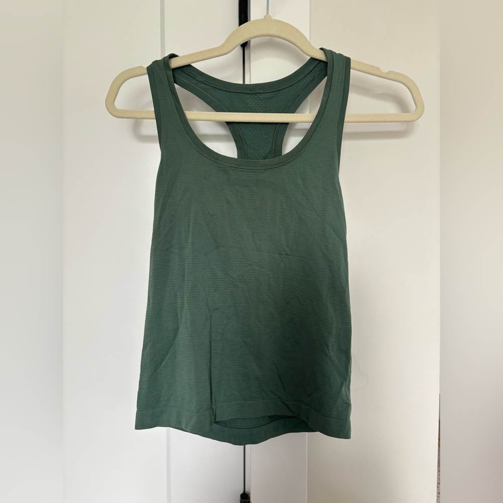 Swiftly Tech Tank Top Waist Length 2.0 🪐